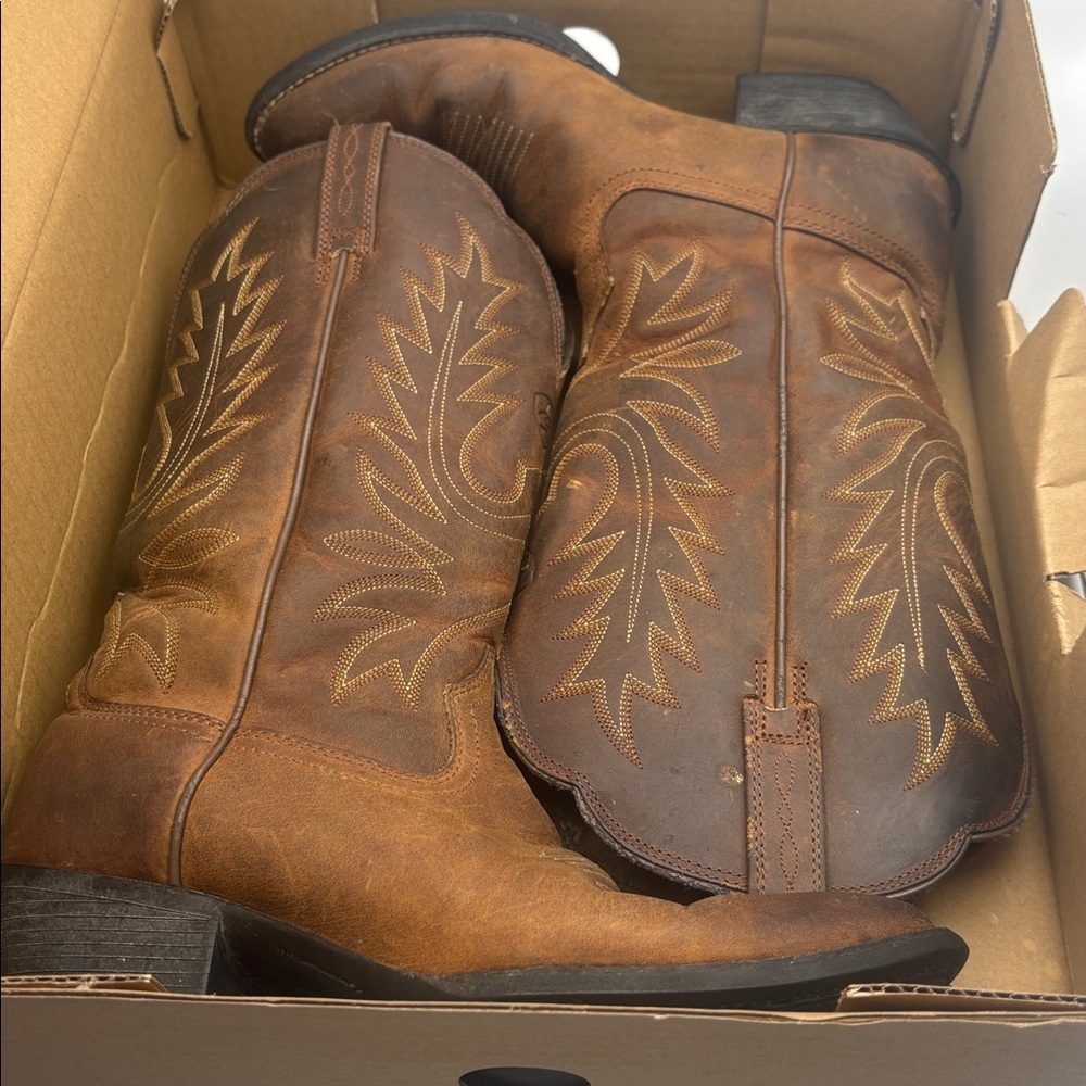 Ariat Brown Leather Women's Heritage Western R-toe Boots, Size 7M